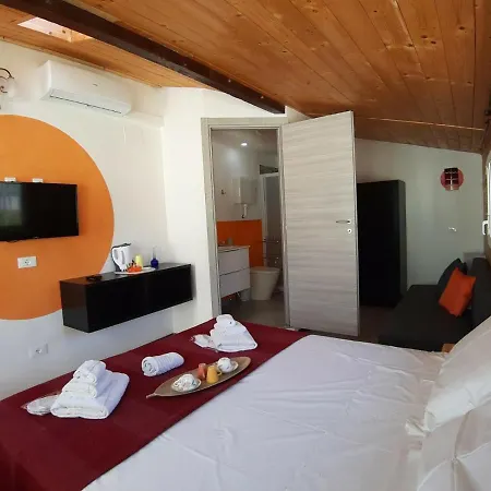 Casa Sanfe ホームステイ アルベンガ